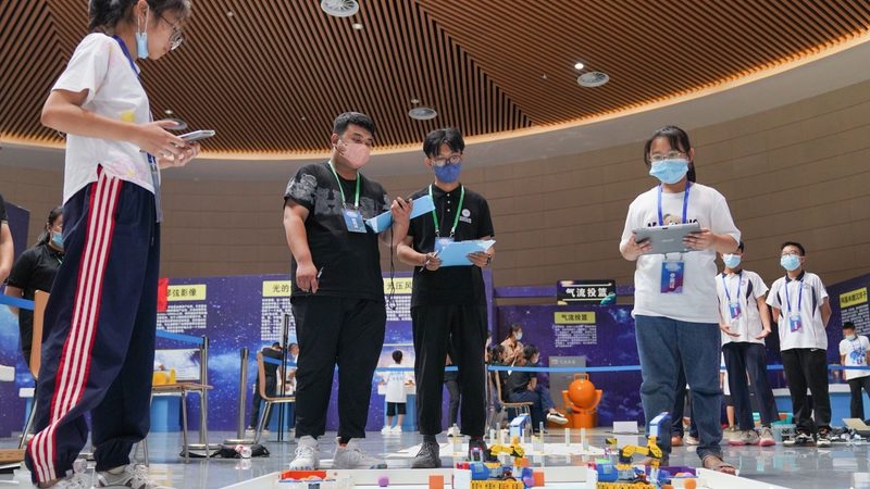 容器编排平台：2025年企业选择指南
